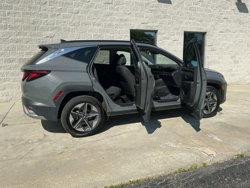 Certified 2025 Hyundai Tucson SEL AWD/4WD image 12