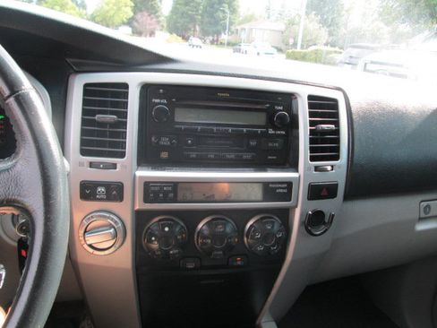 Used 2005 Toyota 4Runner Sport AWD/4WD image 15