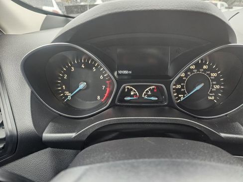 Used 2019 Ford Escape SEL image 10