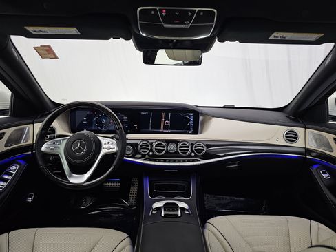 Used 2019 Mercedes-Benz S 560 Sedan image 32