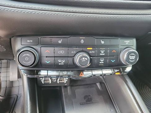 Used 2022 Dodge Durango GT RWD image 13