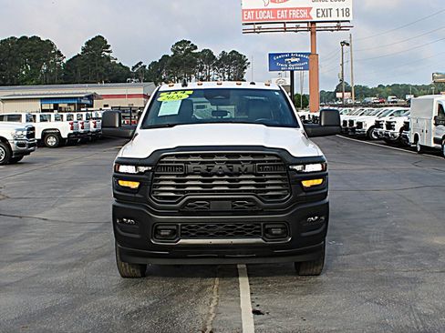 Used 2026 RAM 2500 Tradesman AWD/4WD image 9