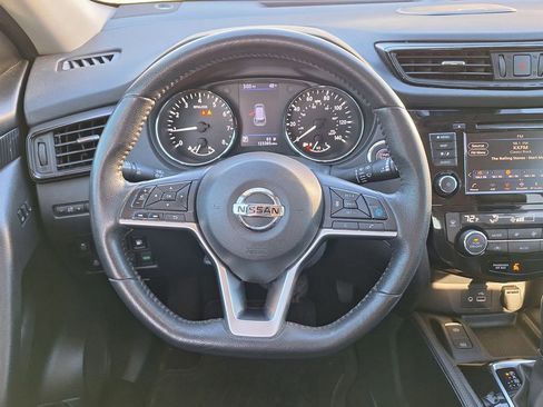 Used 2019 Nissan Rogue SL w/ Premium Package image 16