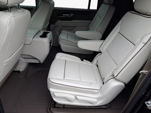 Used 2026 GMC Yukon XL Denali w/ Sun & Power Step Package AWD/4WD image 12