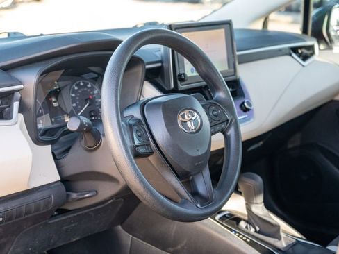 Used 2025 Toyota Corolla LE image 22