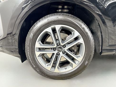 Used 2025 Audi Q5 Premium w/ Convenience Package image 28