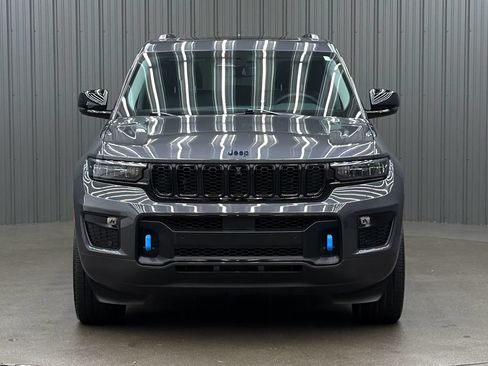 Used 2023 Jeep Grand Cherokee 30th Anniversary AWD/4WD image 8