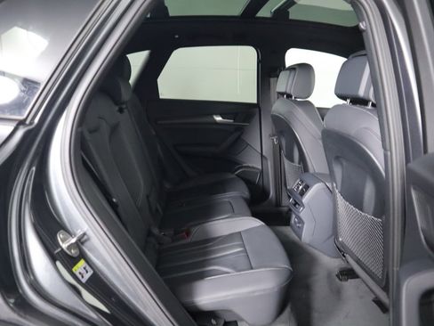 Used 2025 Audi Q5 e Premium Plus w/ Premium Plus Package image 24