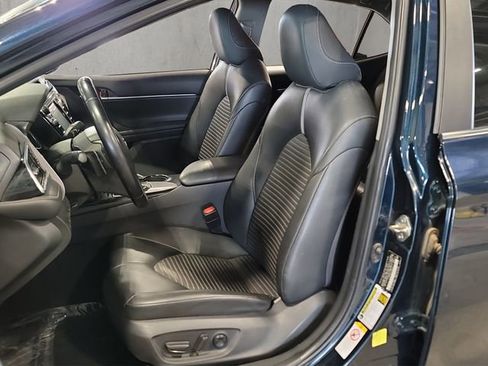 Used 2018 Toyota Camry SE FWD image 10