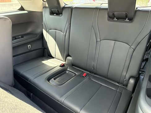 Certified 2026 INFINITI QX60 Luxe w/ Cargo Package FWD image 14