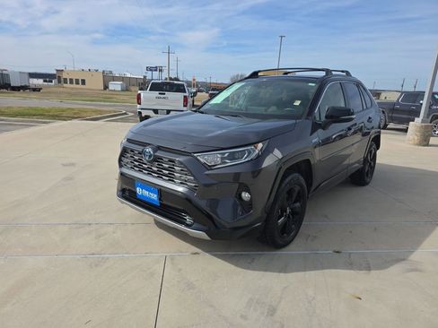 Used 2019 Toyota RAV4 XSE image 3