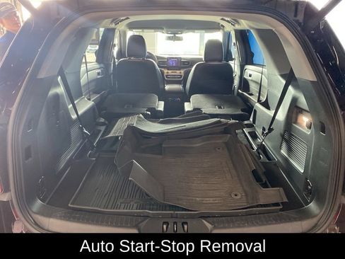 Used 2022 Ford Explorer XLT w/ Equipment Group 202A AWD/4WD image 21