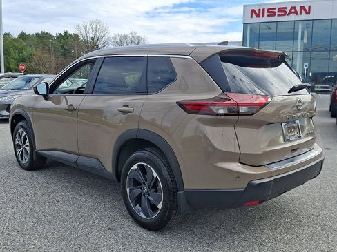 Certified 2024 Nissan Rogue SV w/ SV Premium Package image 4