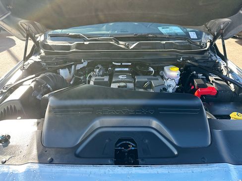 Used 2024 RAM 2500 Laramie image 34