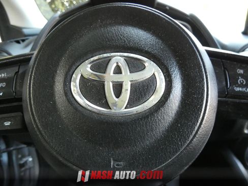 Used 2019 Toyota Yaris LE FWD image 54
