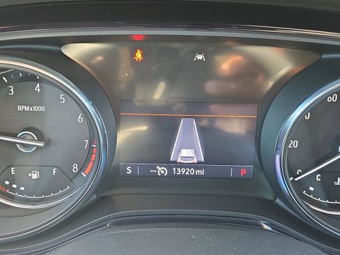 Used 2023 Buick Encore GX Select w/ Sport Touring Package image 27