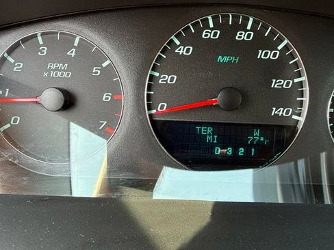 Used 2011 Chevrolet Impala LTZ FWD image 11