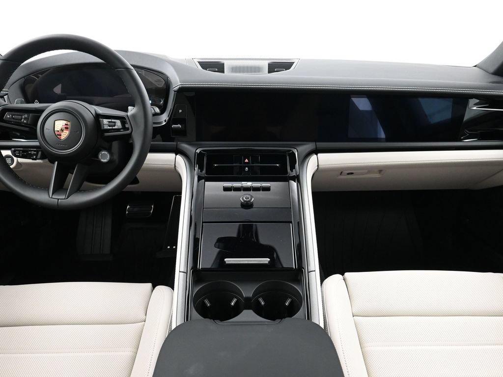 Used 2026 Porsche Panamera image 9