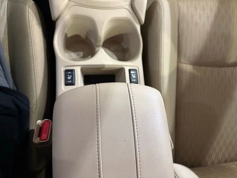 Used 2020 Nissan Rogue SV w/ Premium Package image 21