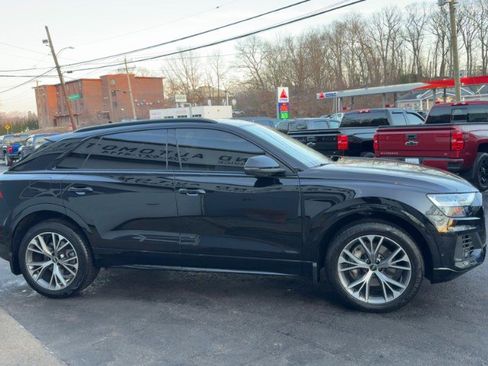 Used 2021 Audi Q8 Premium w/ Black Optic Package image 5