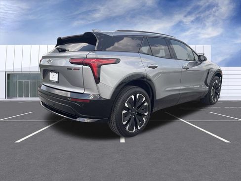 Used 2025 Chevrolet Blazer EV RS AWD/4WD image 8
