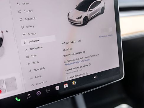 Used 2023 Tesla Model 3 Standard Range RWD image 17