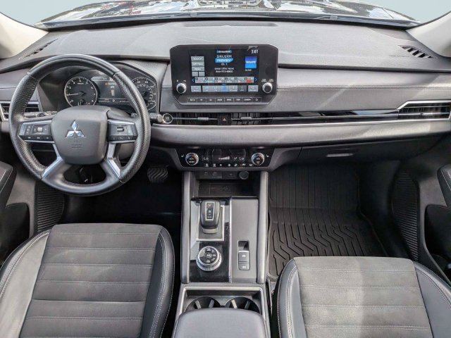 Used 2024 Mitsubishi Outlander SE AWD/4WD image 14