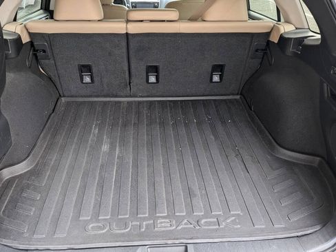 Used 2018 Subaru Outback 3.6R Limited AWD/4WD image 17