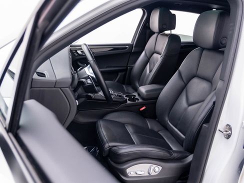 Used 2017 Porsche Macan AWD/4WD image 5