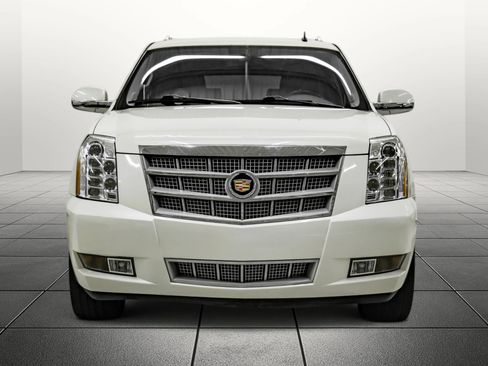 Used 2014 Cadillac Escalade ESV Platinum RWD image 6