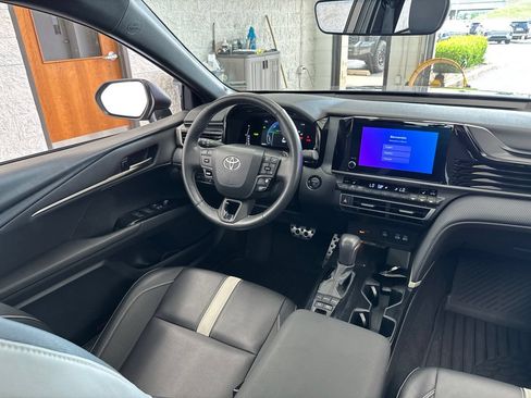 Used 2025 Toyota Camry SE w/ Convenience Package FWD image 44