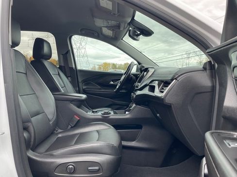 Used 2022 GMC Terrain SLT w/ Infotainment Package II image 16