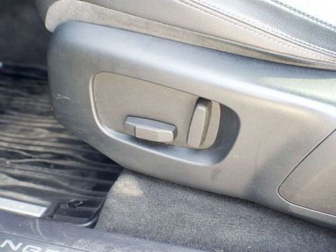 Used 2019 Land Rover Range Rover Velar S image 36