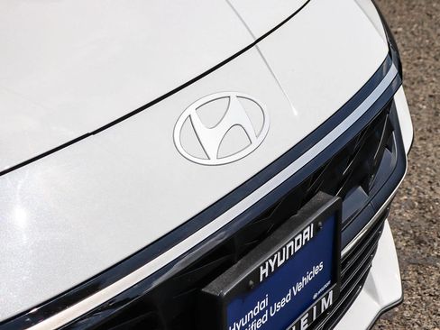 Used 2025 Hyundai Elantra Limited FWD image 6