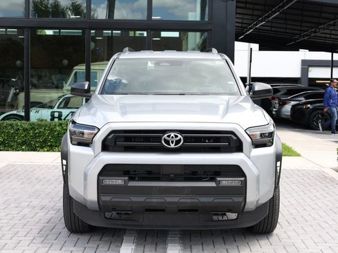 Used 2025 Toyota 4Runner SR5 AWD/4WD image 3