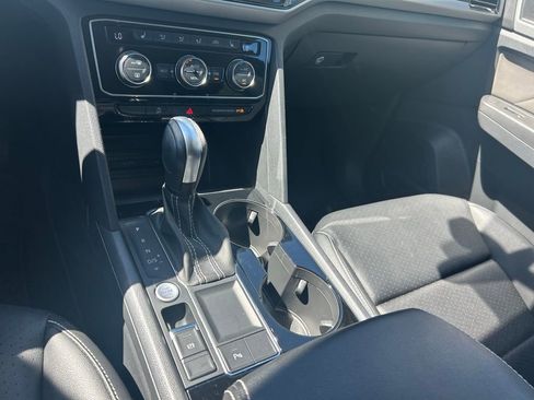 Used 2023 Volkswagen Atlas SE w/ Black Wheel Package image 53