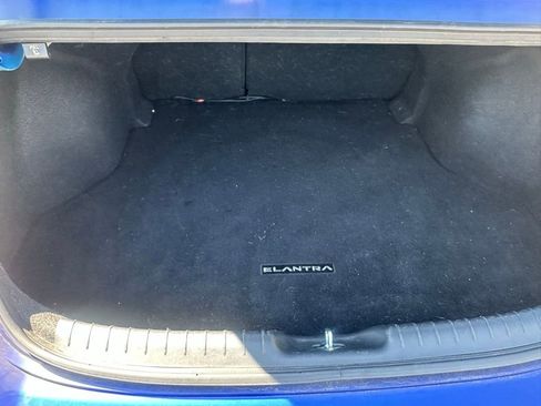 Used 2023 Hyundai Elantra Limited FWD image 13
