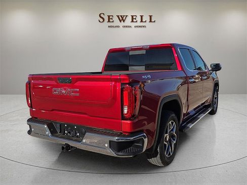 Used 2024 GMC Sierra 1500 SLT image 4