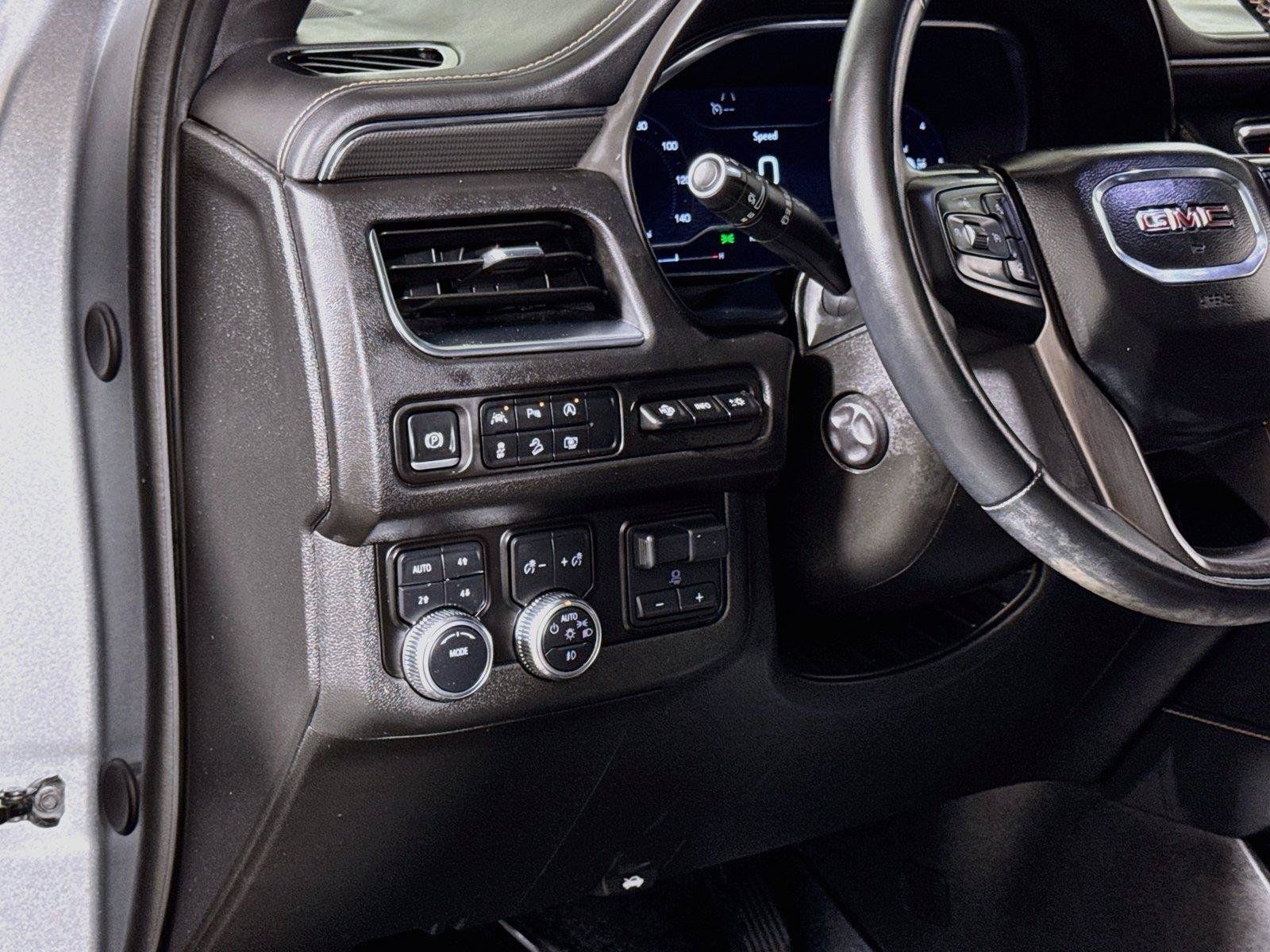 Used 2024 GMC Yukon XL AT4 w/ Technology Package AWD/4WD image 8