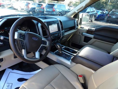 Used 2019 Ford F150 Lariat w/ Trailer Tow Package image 13