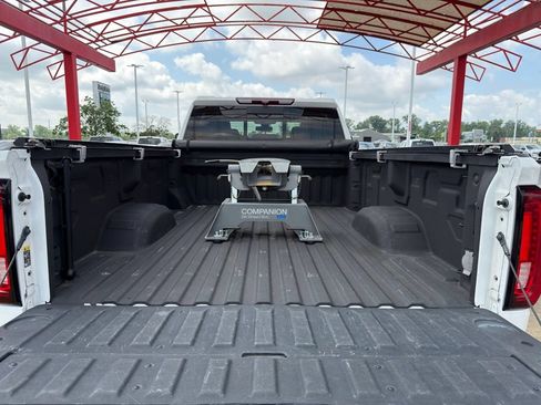 Used 2021 GMC Sierra 3500 SLT w/ SLT Premium Package AWD/4WD image 29