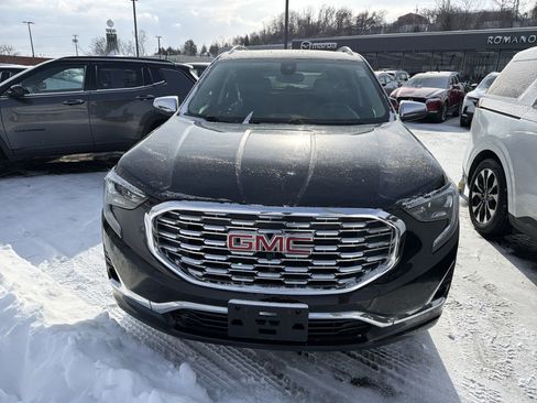Used 2018 GMC Terrain Denali w/ Advanced Safety Package image 3