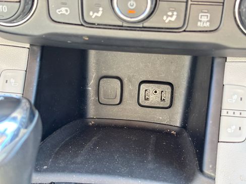 Used 2019 GMC Acadia SLT FWD image 26