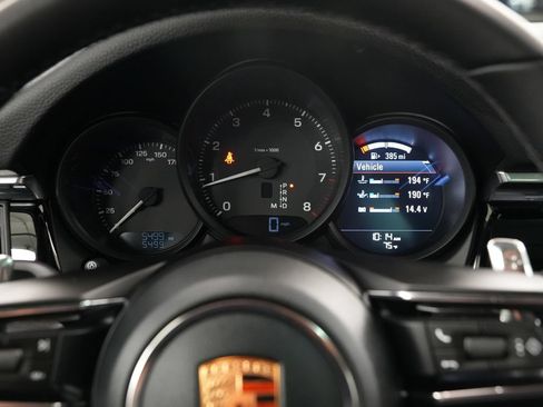 Certified 2026 Porsche Macan AWD/4WD image 13