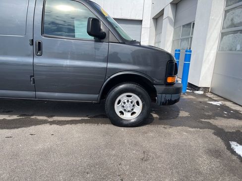 Used 2016 Chevrolet Express 3500 Extended image 9