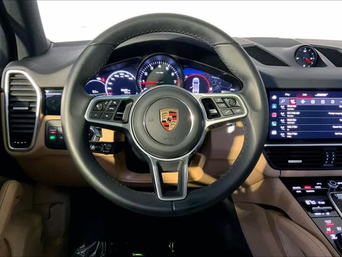 Used 2023 Porsche Cayenne image 15