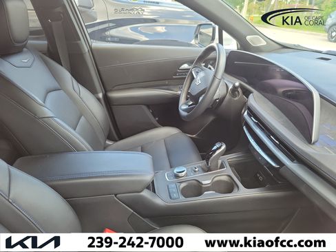 Used 2024 Cadillac XT4 Sport FWD image 11