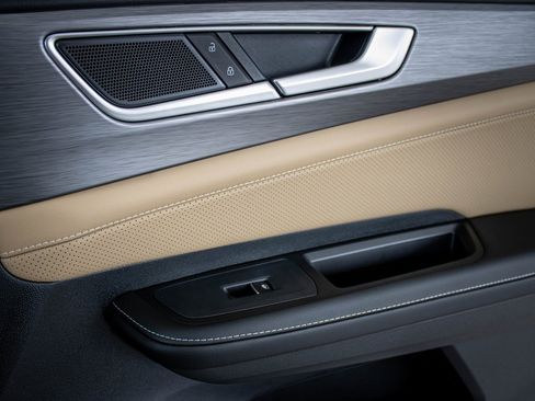 New 2026 Volkswagen Atlas Cross Sport SE image 43