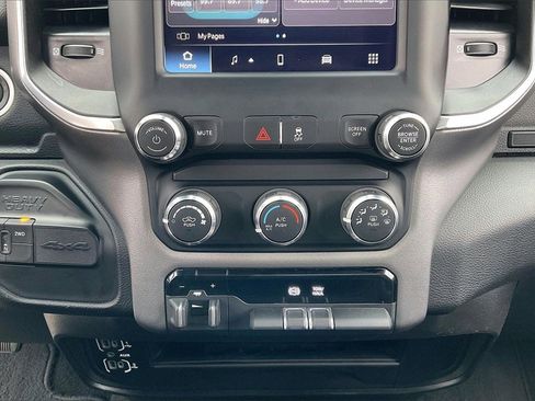 Used 2024 RAM 2500 Big Horn image 30