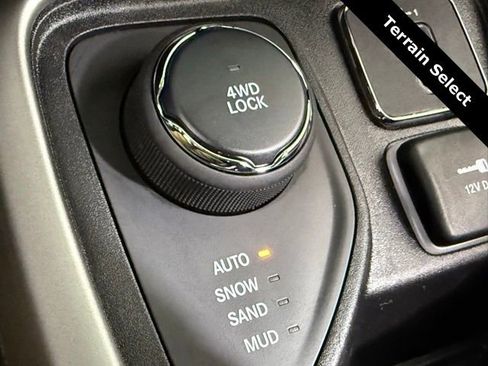 Used 2020 Jeep Compass Latitude image 19